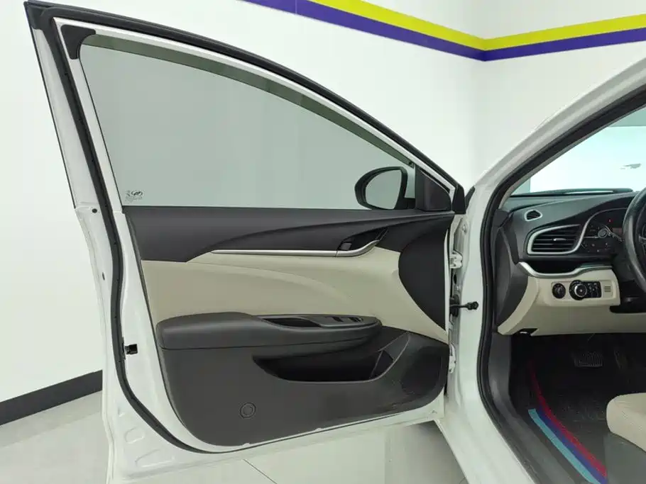 Buick Excelle — миниатюра 7