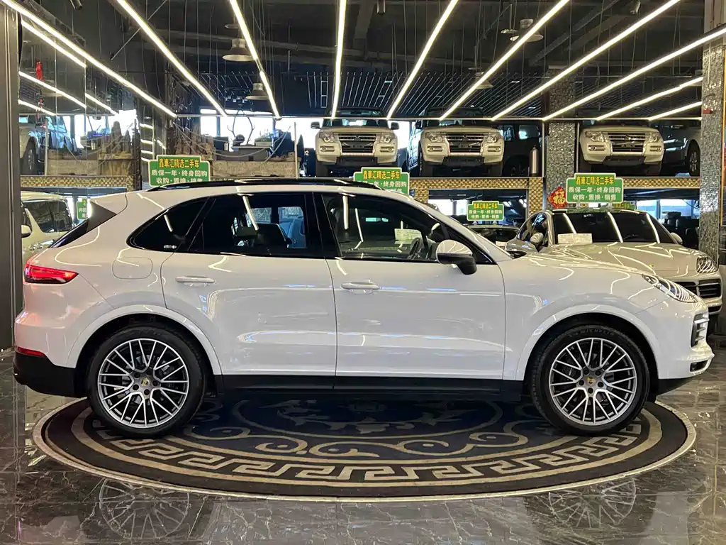 PORSCHE CAYENNE