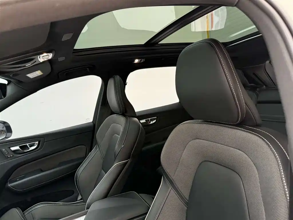 VOLVO XC60 PLUG IN HYBRID