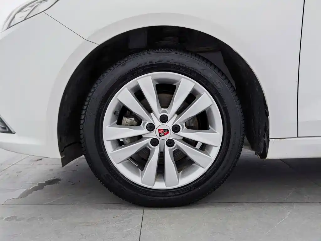 Roewe 360 — миниатюра 17
