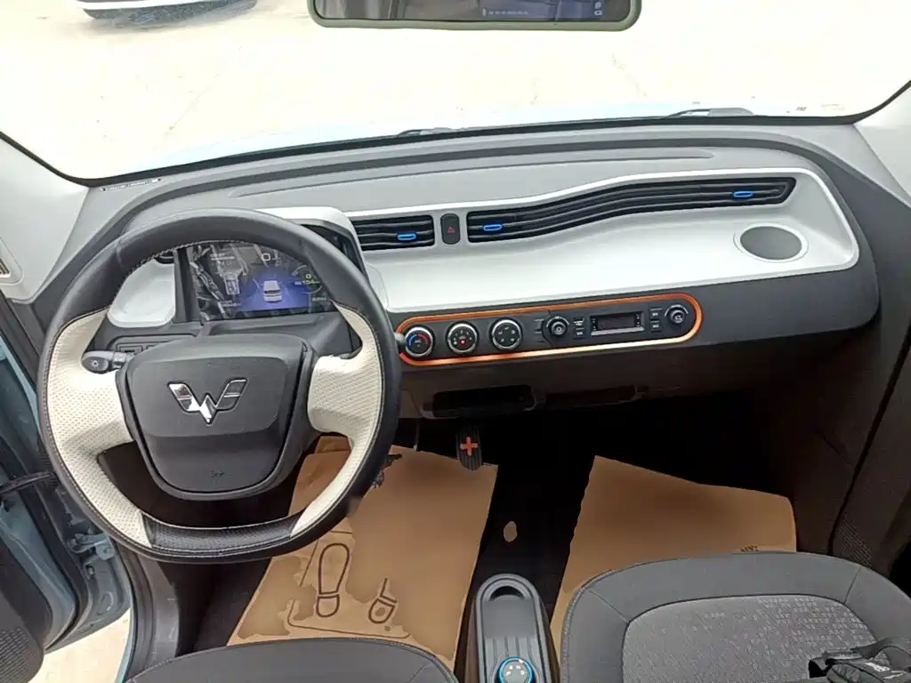 Wuling MINIEV — миниатюра 10