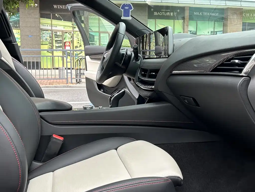 Cadillac CT5 — миниатюра 9