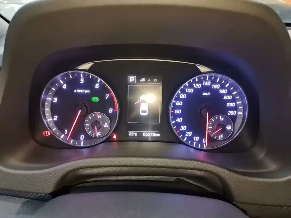 Hyundai Elantra — миниатюра 12