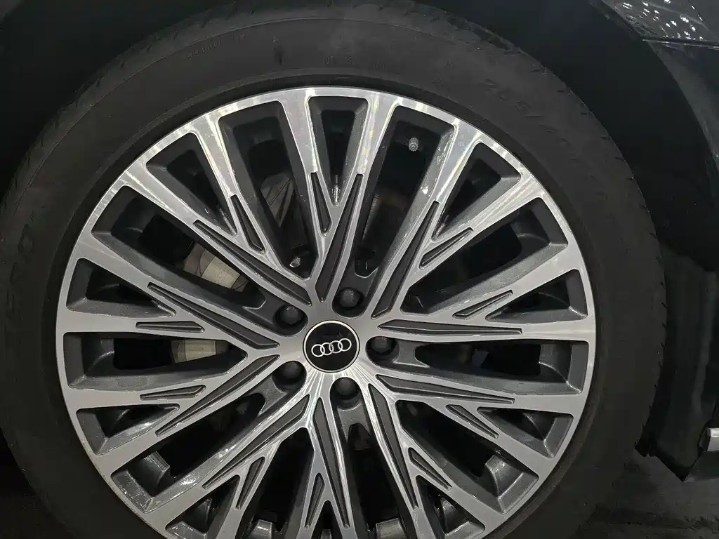 Audi A8 — миниатюра 9