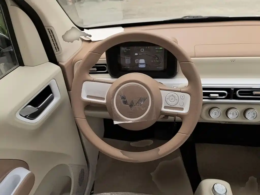 Wuling MINIEV — миниатюра 11