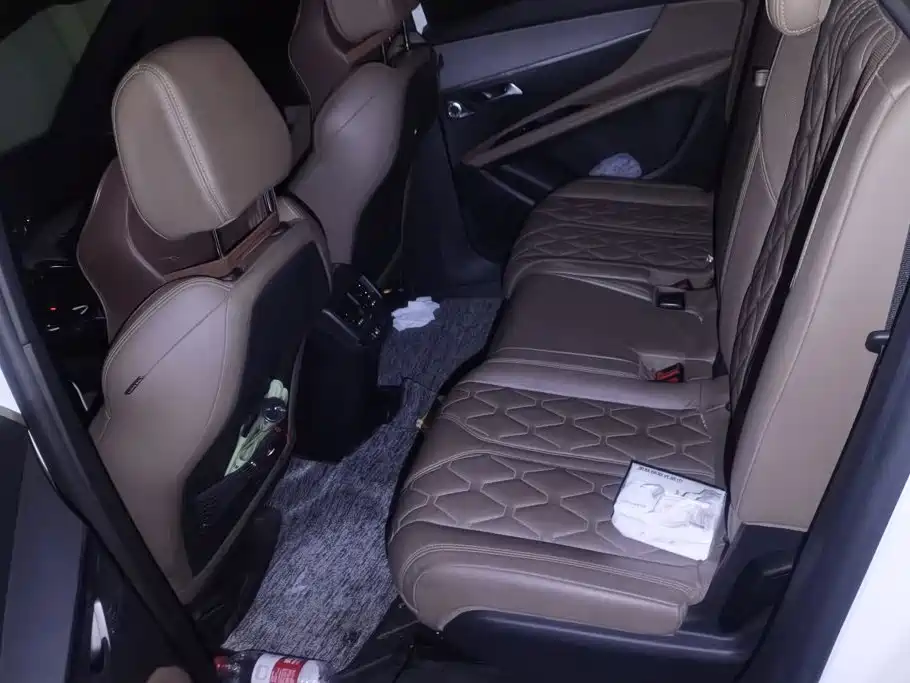 Peugeot 5008 — миниатюра 11