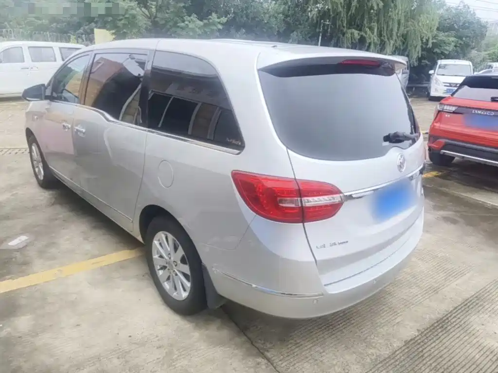 Buick GL8 — миниатюра 5