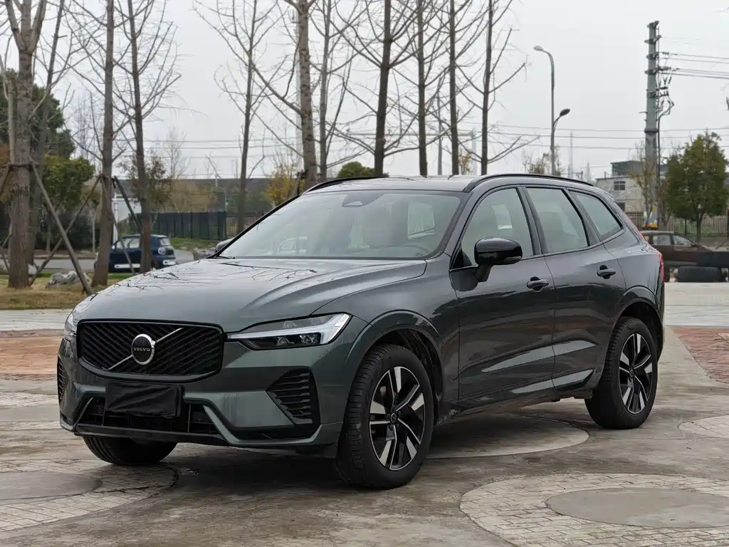 Volvo XC60 2026 B5 Sport