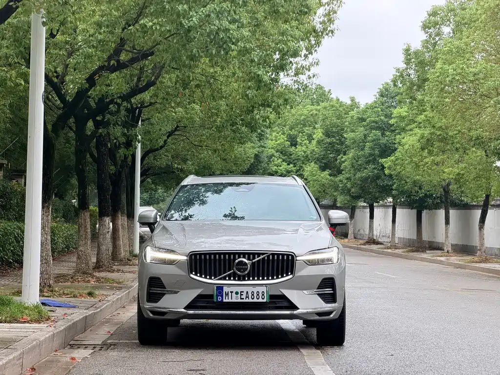VOLVO  XC60 PLUG IN HYBRID