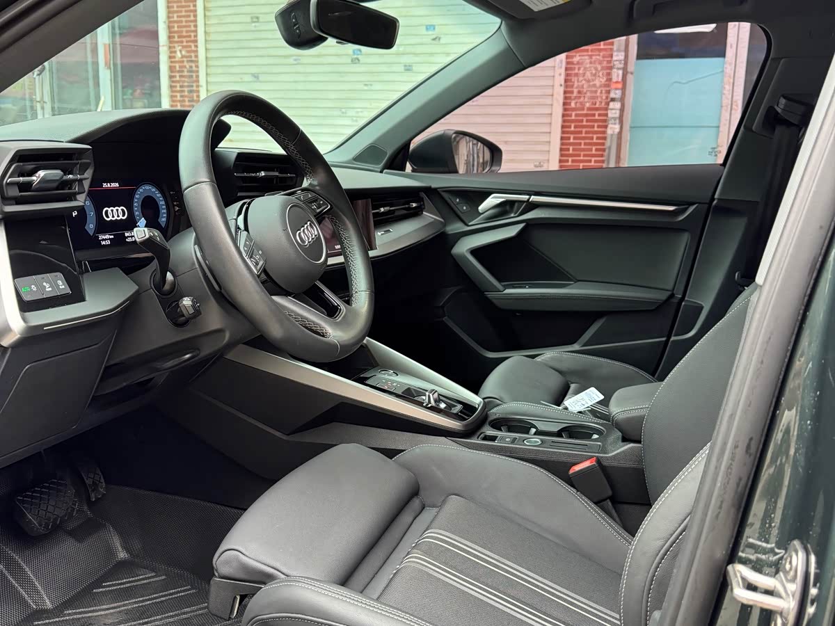 Audi A3 1.4 л 2023 г. Зелёный, пробег 27000 км