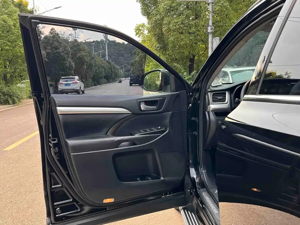 Toyota Highlander — миниатюра 15