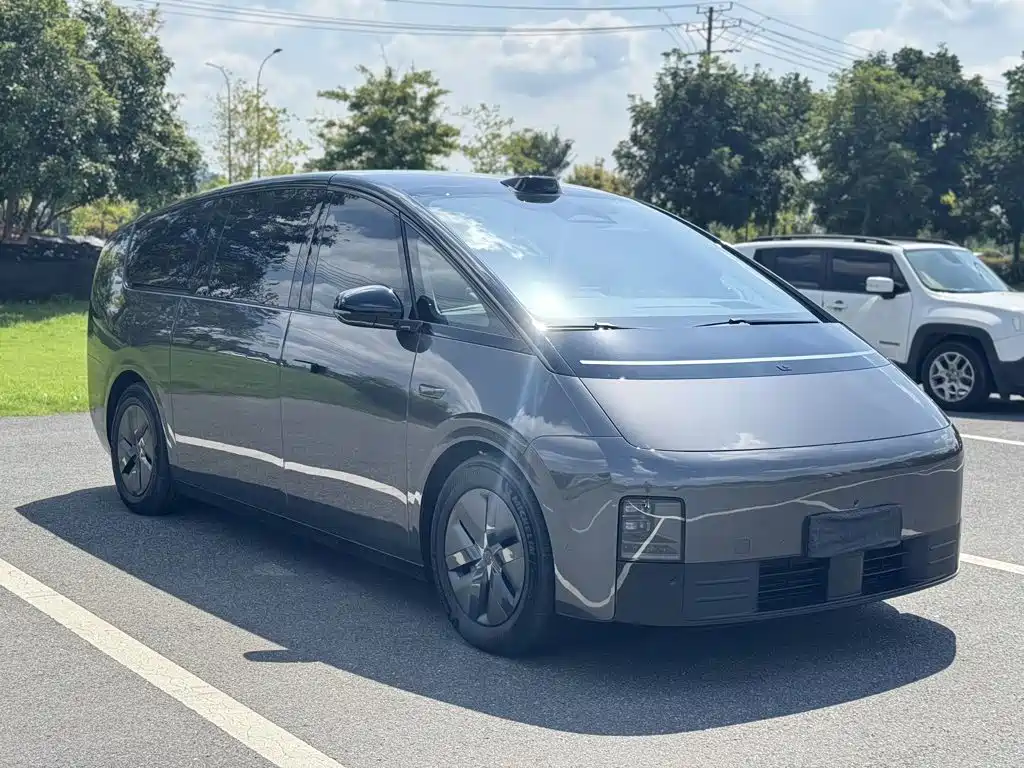 Li Auto Li MEGA — миниатюра 3