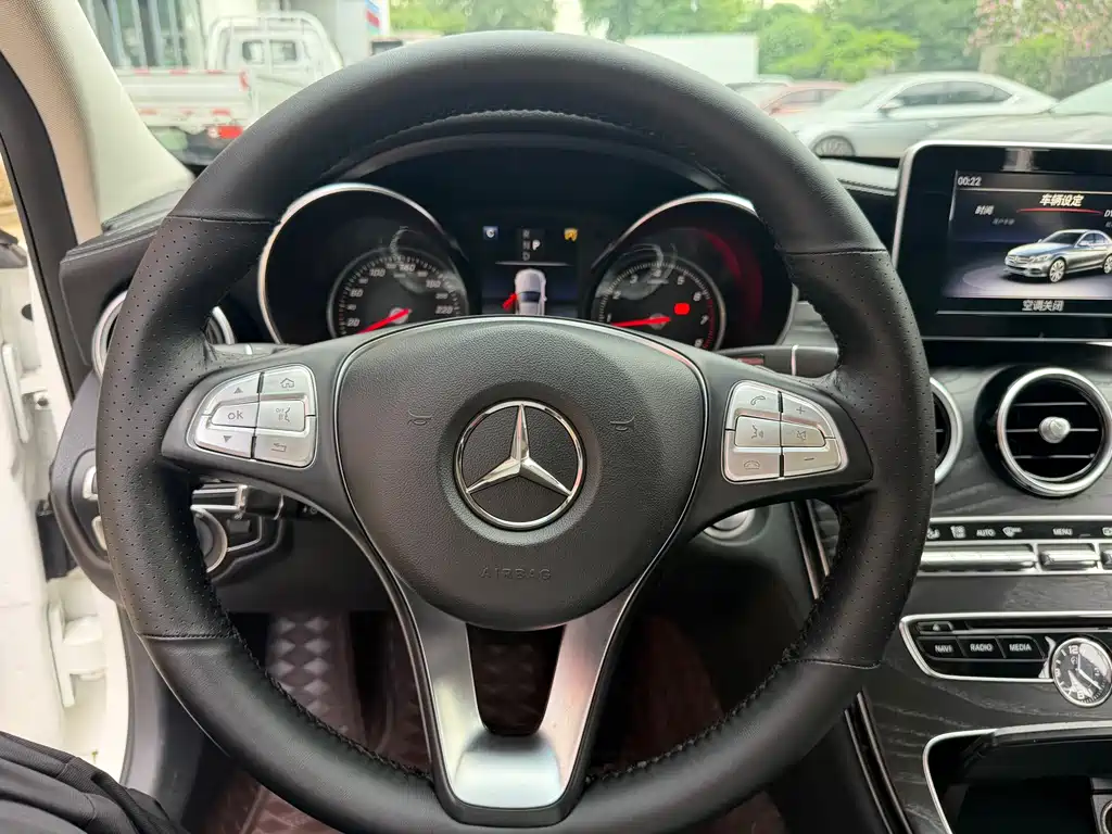 Mercedes-Benz C-Class — миниатюра 8