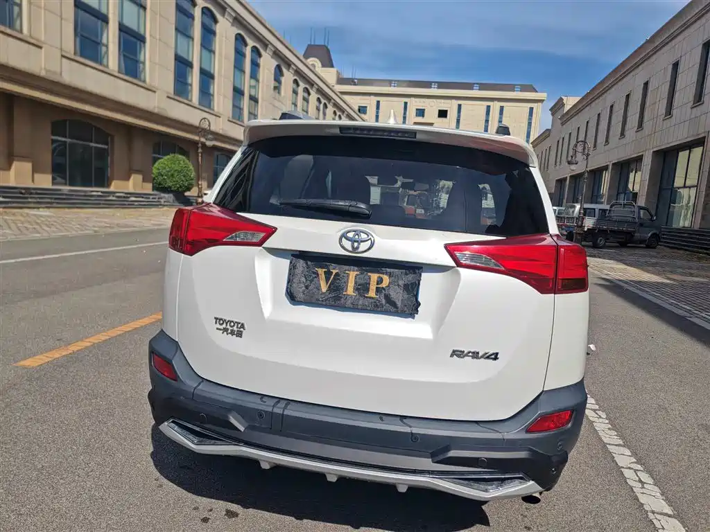 Toyota RAV4 — миниатюра 17