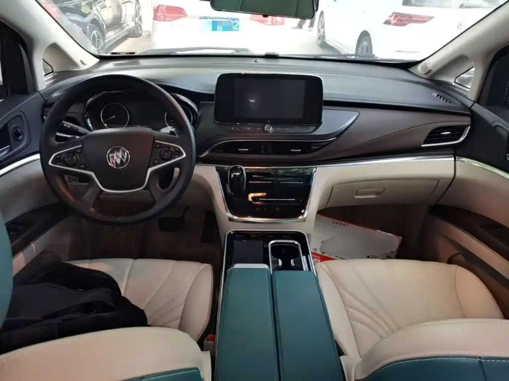 Buick GL8 — миниатюра 10