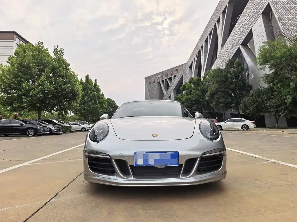 Porsche 911 2015 Carrera GTS 3.8L