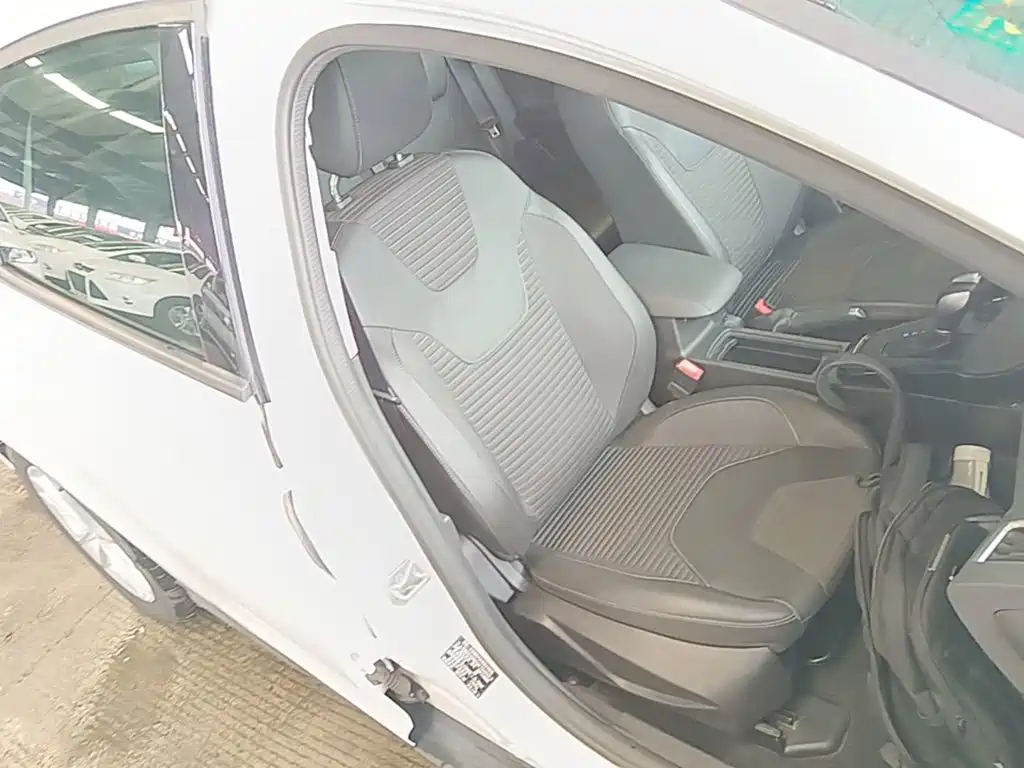 Ford Focus — миниатюра 25