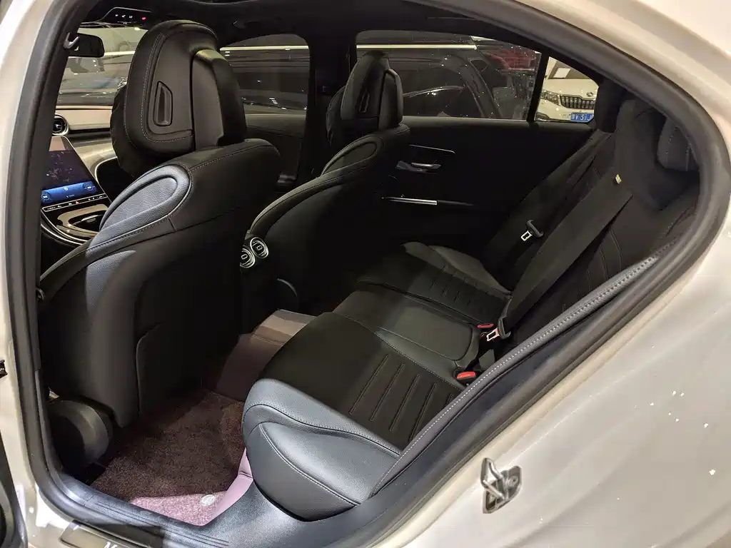 Mercedes-Benz C-Class — миниатюра 5