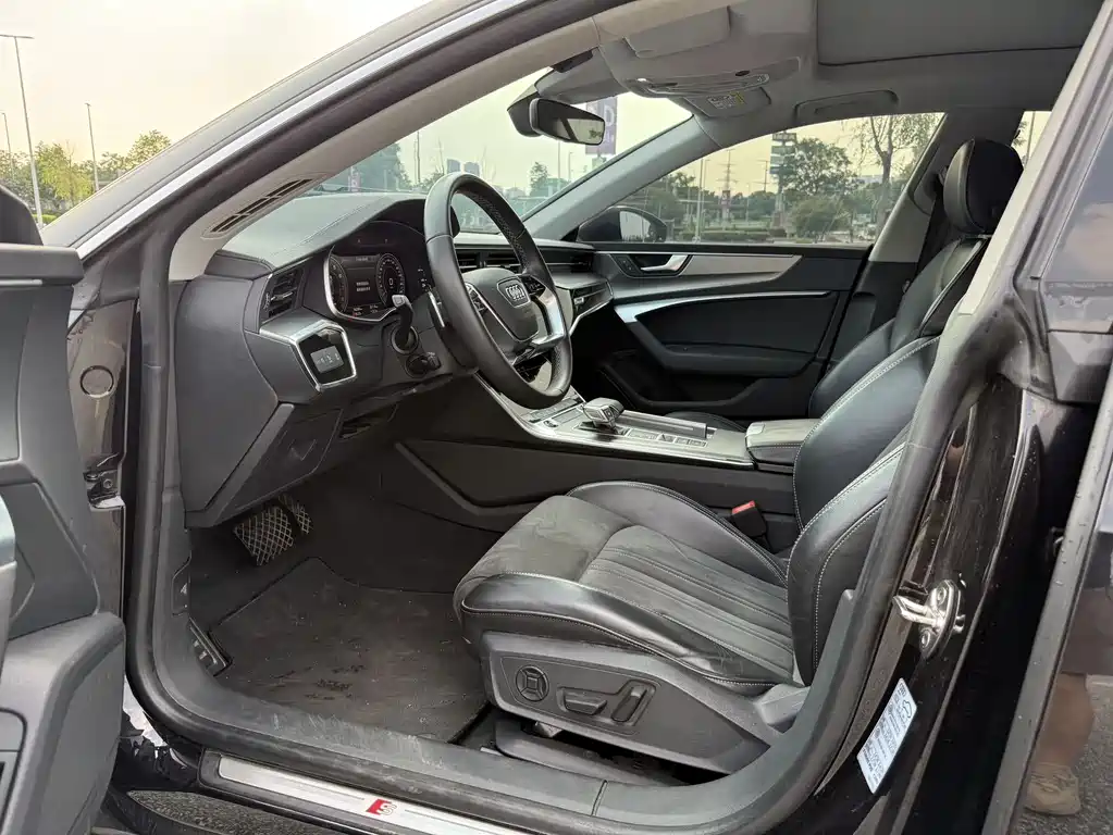Audi A7L 2024 45TFSI S-line