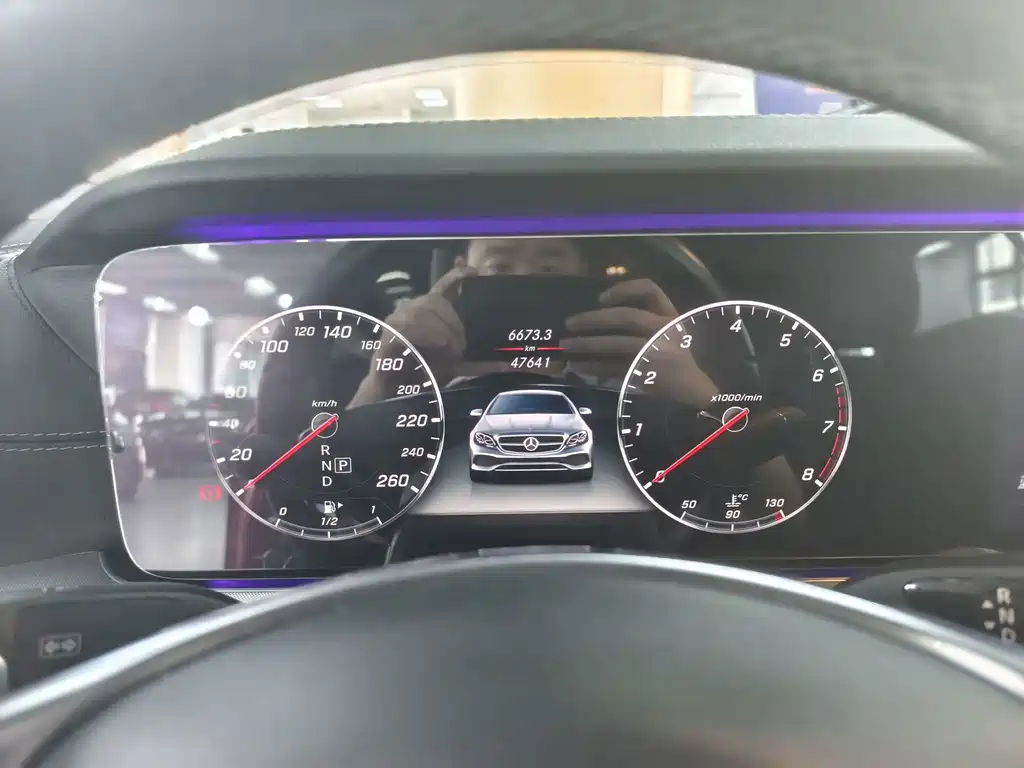 Mercedes-Benz E-Class (Import) — миниатюра 9