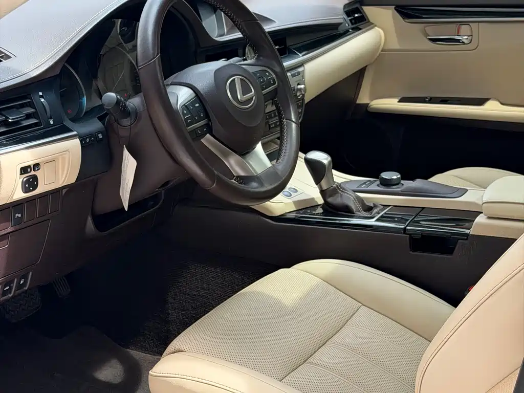 Lexus ES 2015 200 Elite