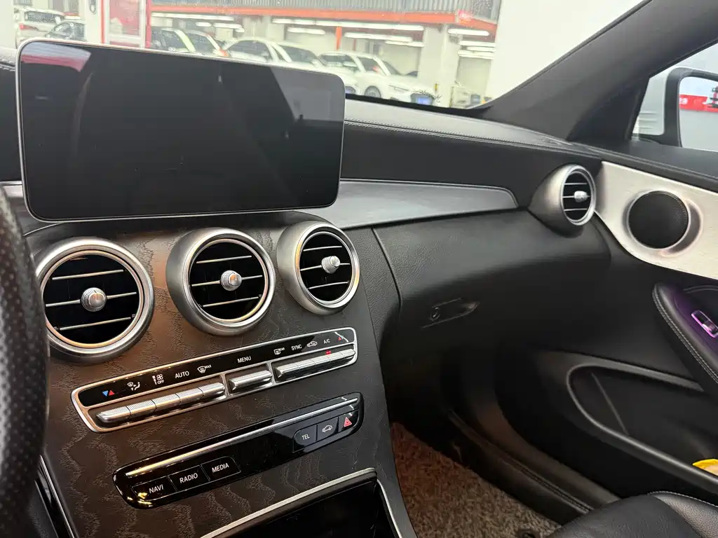 Mercedes-Benz C-Class (Import) — миниатюра 11