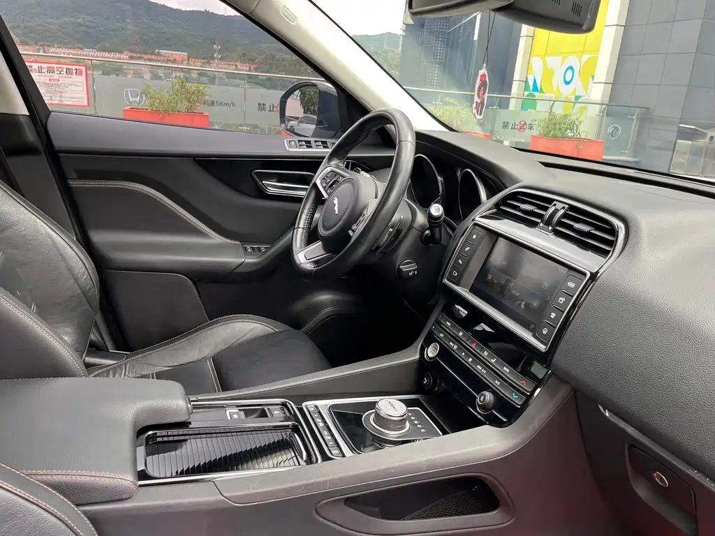 Jaguar F-PACE — миниатюра 27
