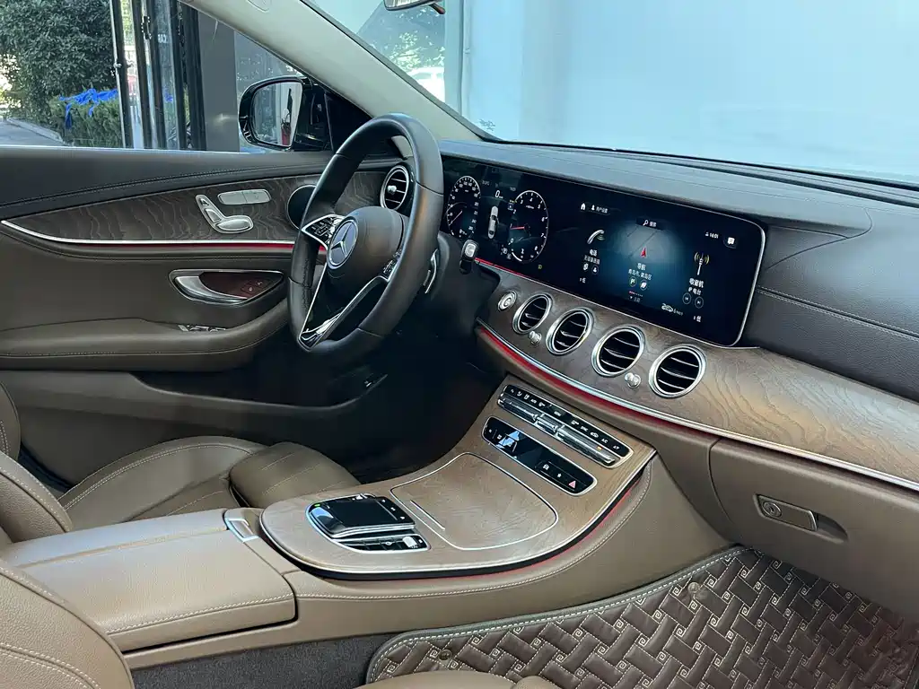 Mercedes-Benz E-Class — миниатюра 18