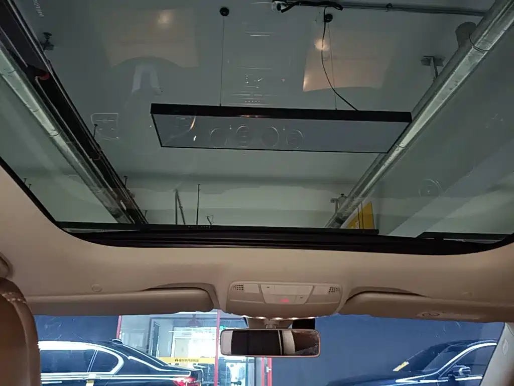 Mercedes-Benz E-Class — миниатюра 18