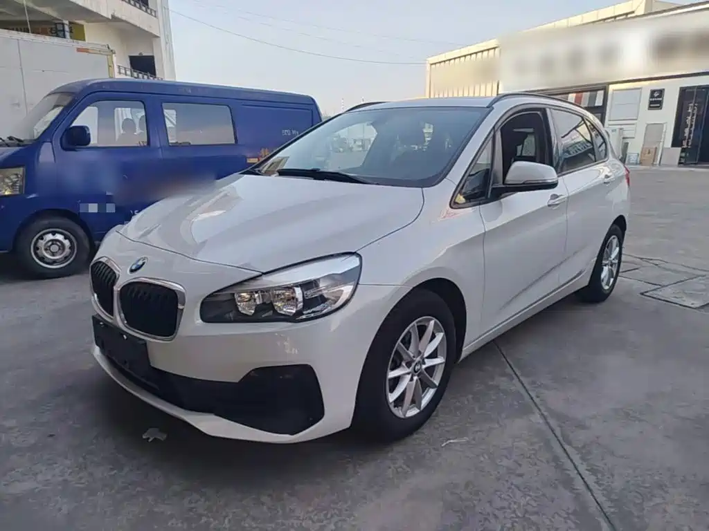 BMW 2 Series Active Tourer — миниатюра 2