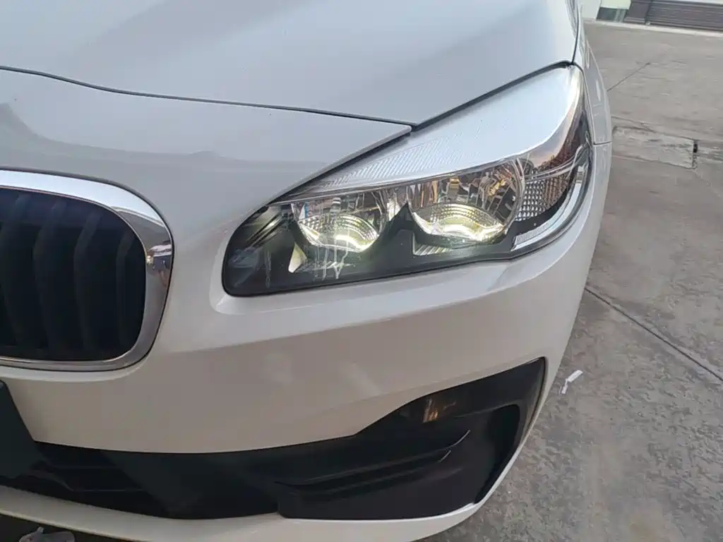 BMW 2 Series Active Tourer — миниатюра 24