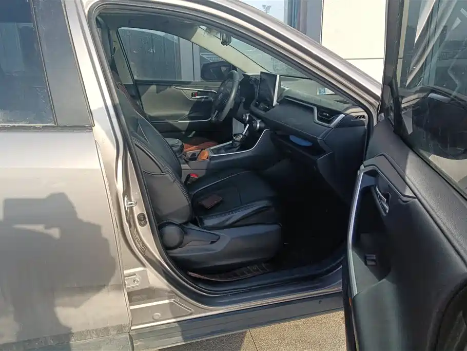 TOYOTA RAV4 RONGFANG