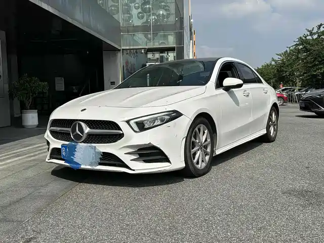MERCEDES-BENZ  A CLASS 2021