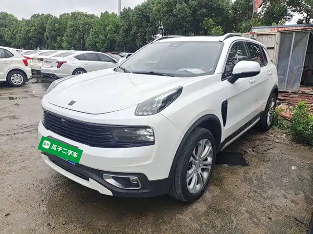 2020 Lynk & Co 01