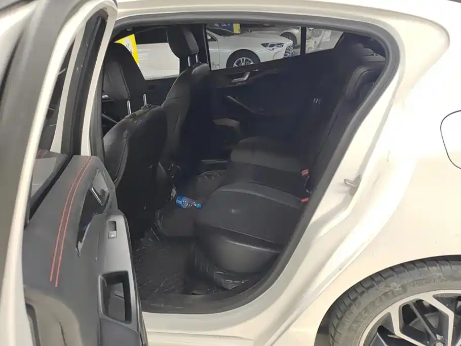 Ford Focus — миниатюра 11