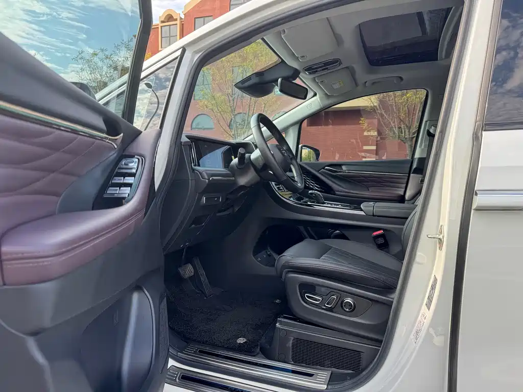 GAC Motor Trumpchi M8 — миниатюра 4