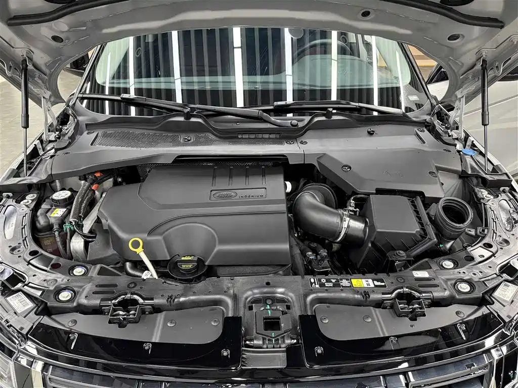 Land Rover Evoque — миниатюра 16