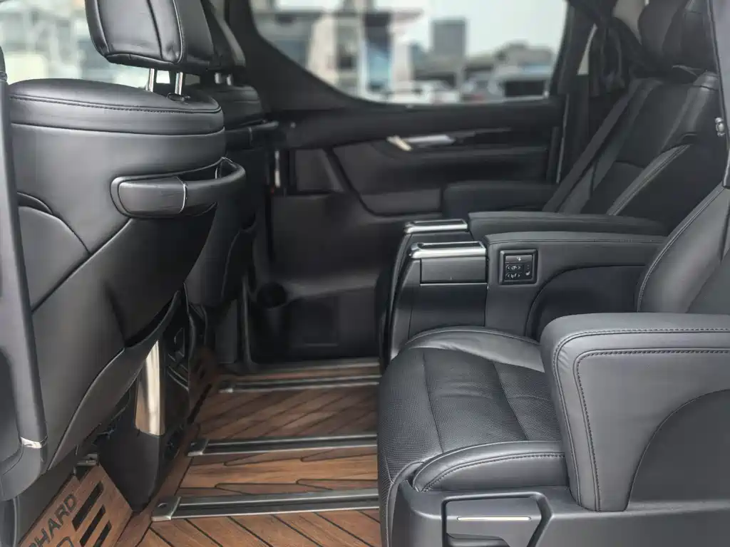 Toyota Vellfire 2019 2.5L HV Luxury