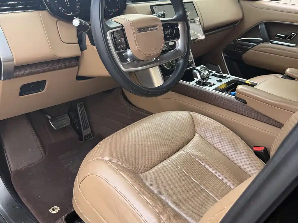 Land Rover Range Rover 2023 3.0 L6 400PS мест Long Wheelbase