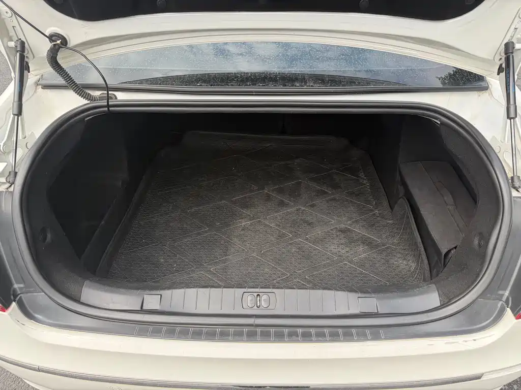 Peugeot 408 2012 2.0L