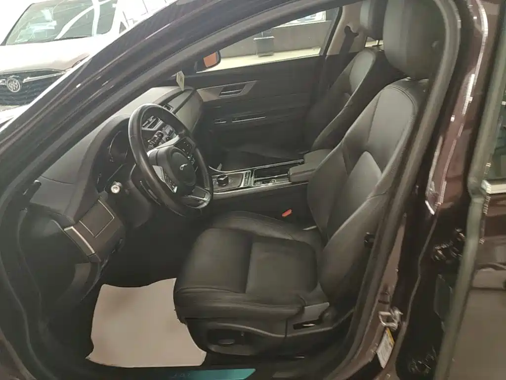 Jaguar XFL — миниатюра 15