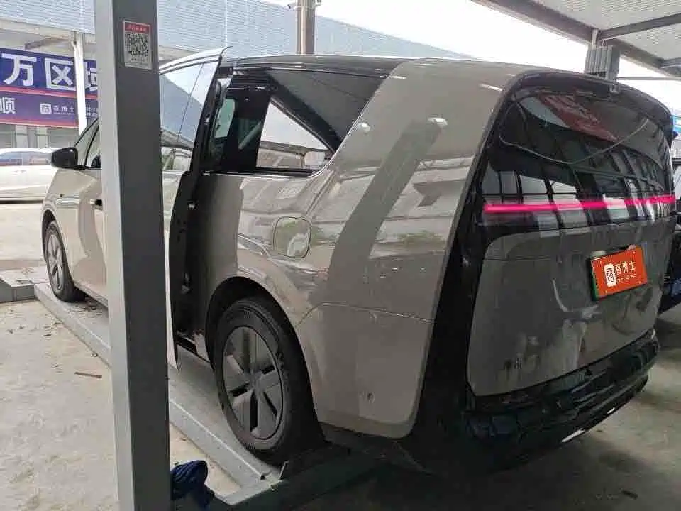 Li Auto Li MEGA — миниатюра 8