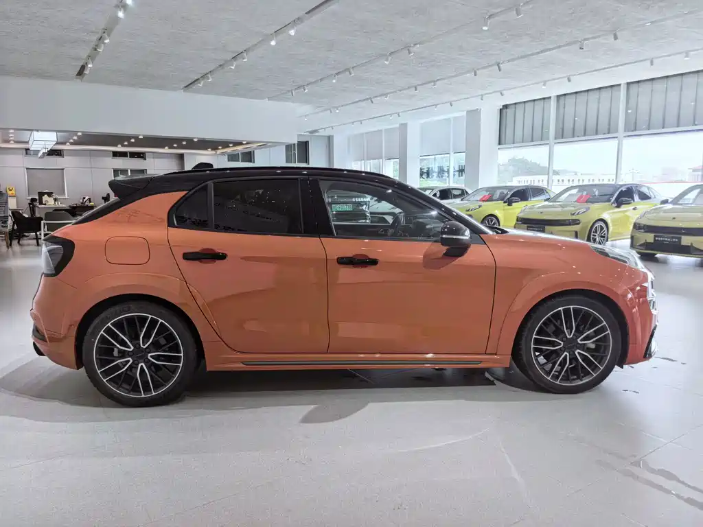 Lynk & Co 02 Hatchback — миниатюра 6