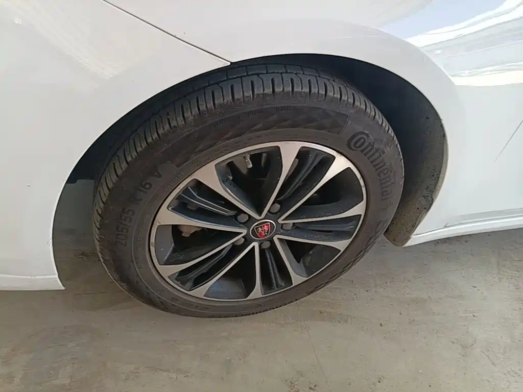 Roewe i6 New Energy — миниатюра 23