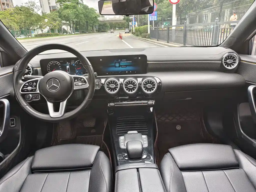 Mercedes-Benz A-Class — миниатюра 7