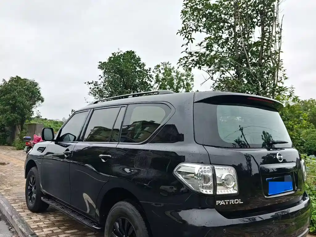 Nissan Patrol — миниатюра 4
