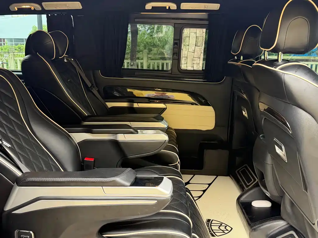 Mercedes-Benz Vito 2021 2.0T 9 мест