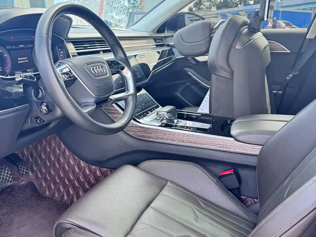 Audi A8 — миниатюра 4