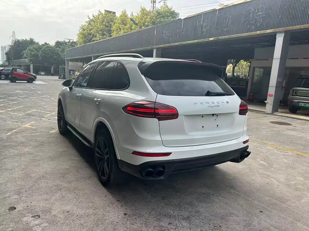 PORSCHE CAYENNE