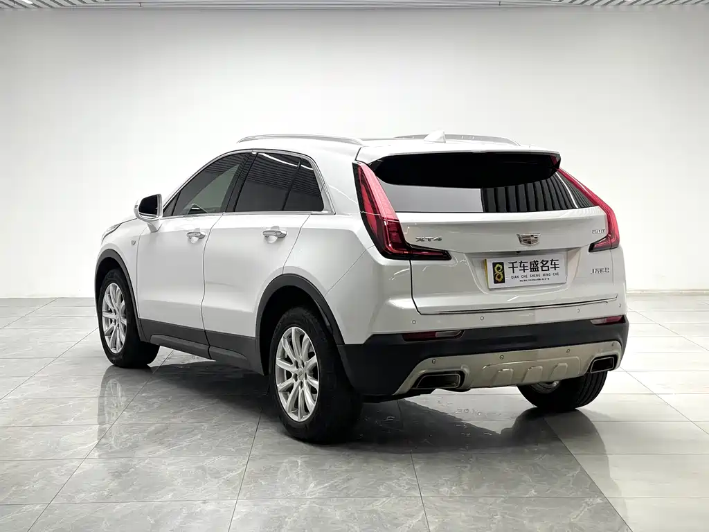 Cadillac XT4 2022 28T